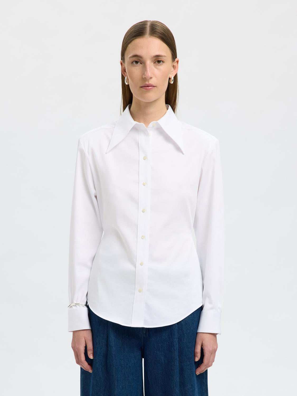 model_shot-front