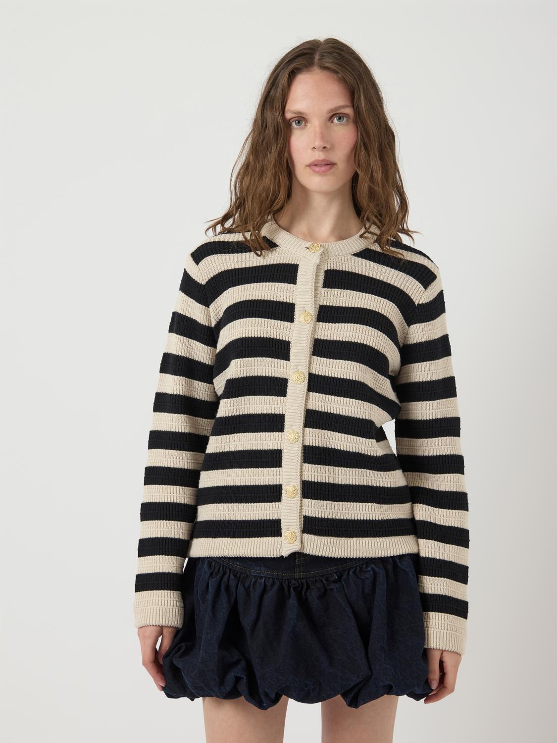 model_shot-front