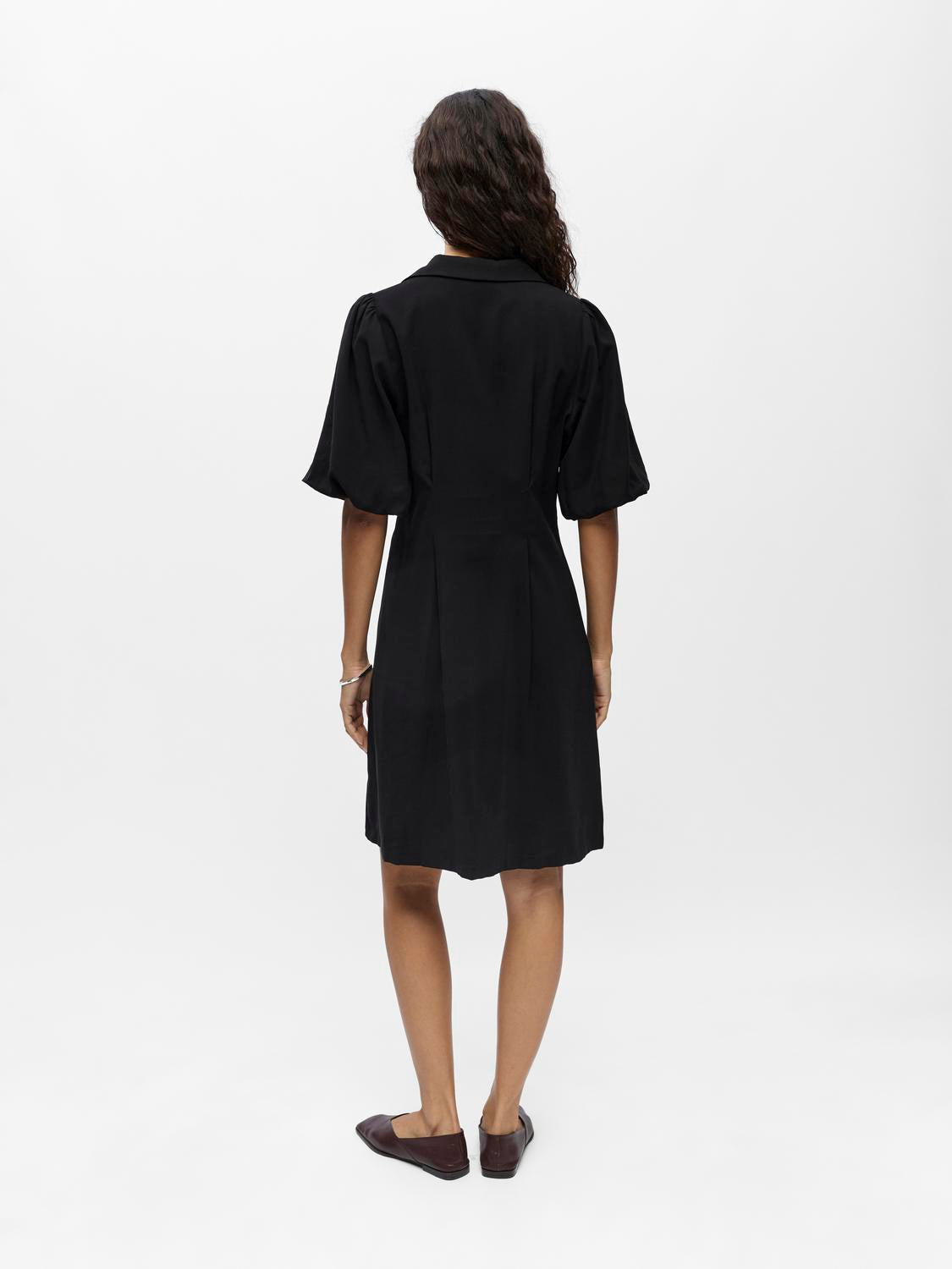model_shot-back