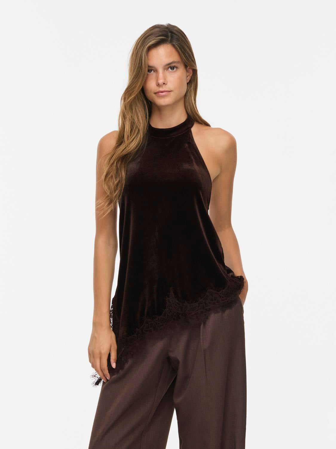 model_shot-front