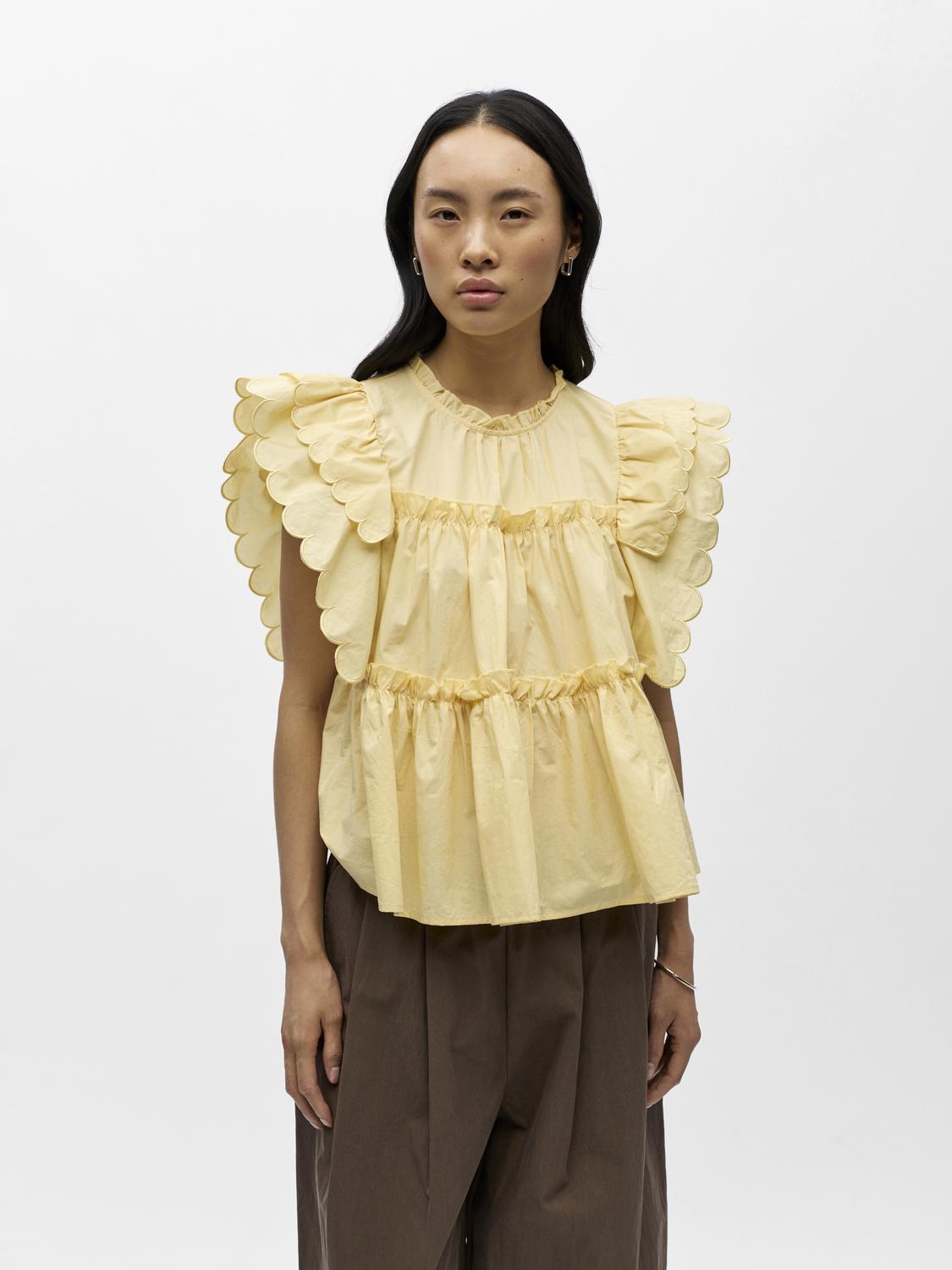 model_shot-front