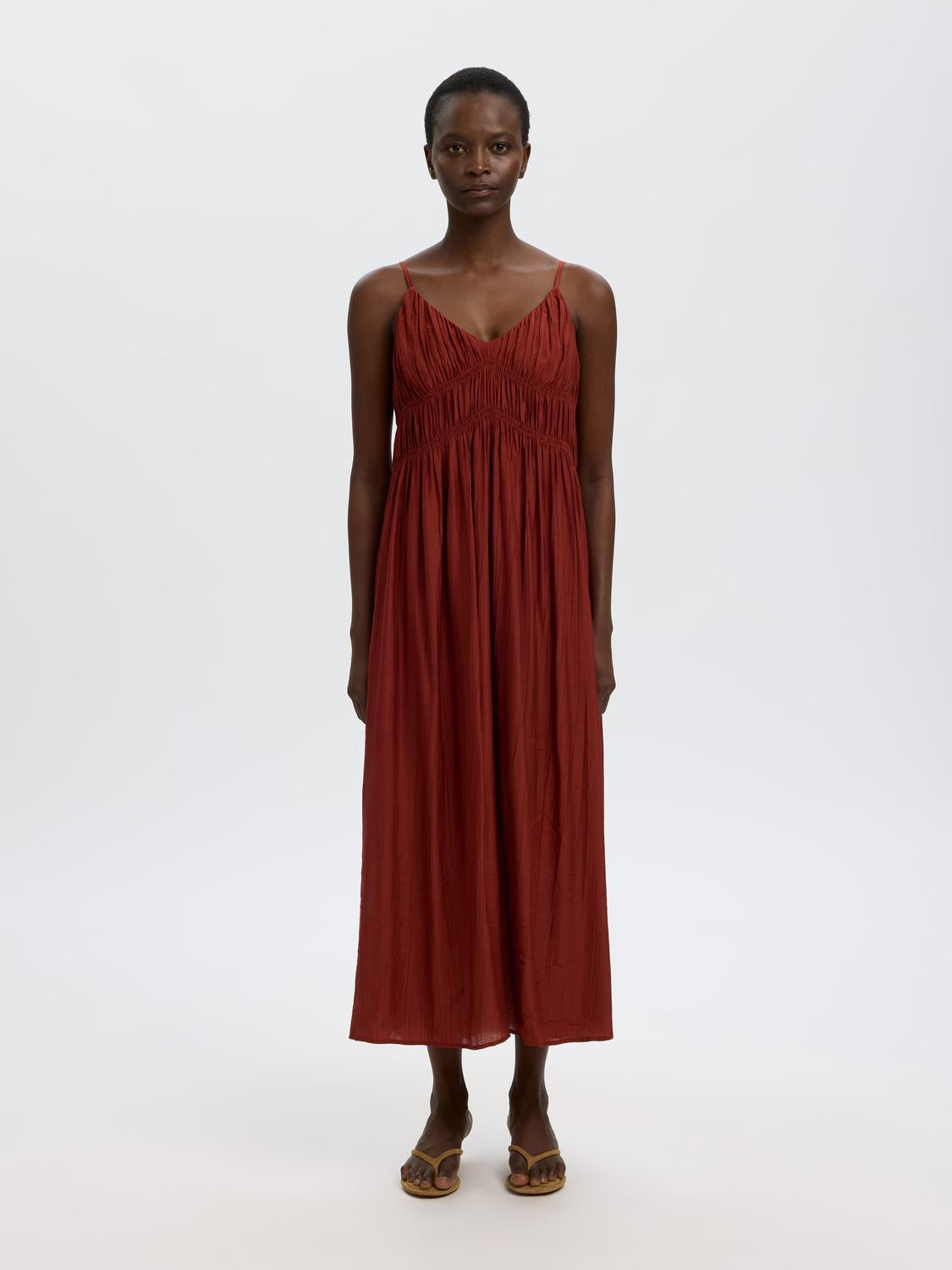 model_shot-front