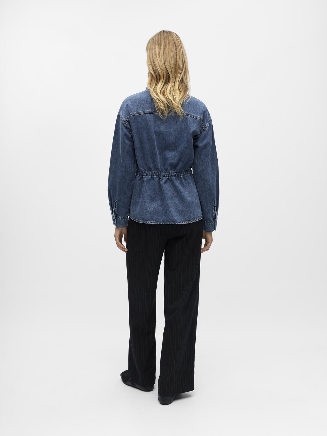 model_shot-back