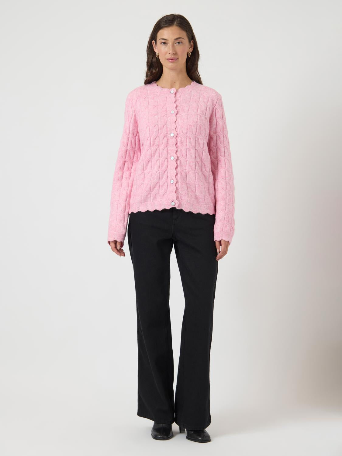 model_shot-front_full