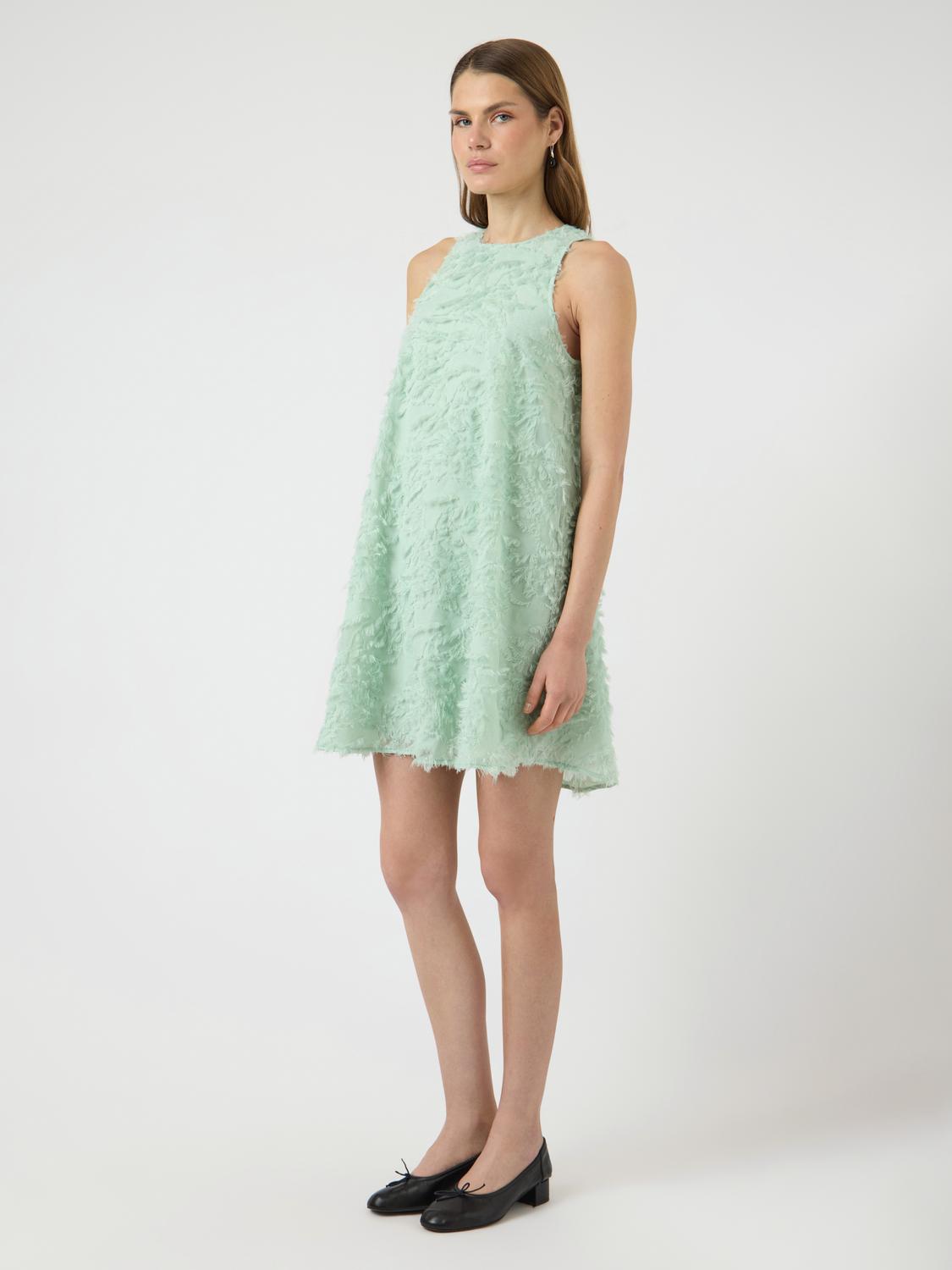 model_shot-front_full