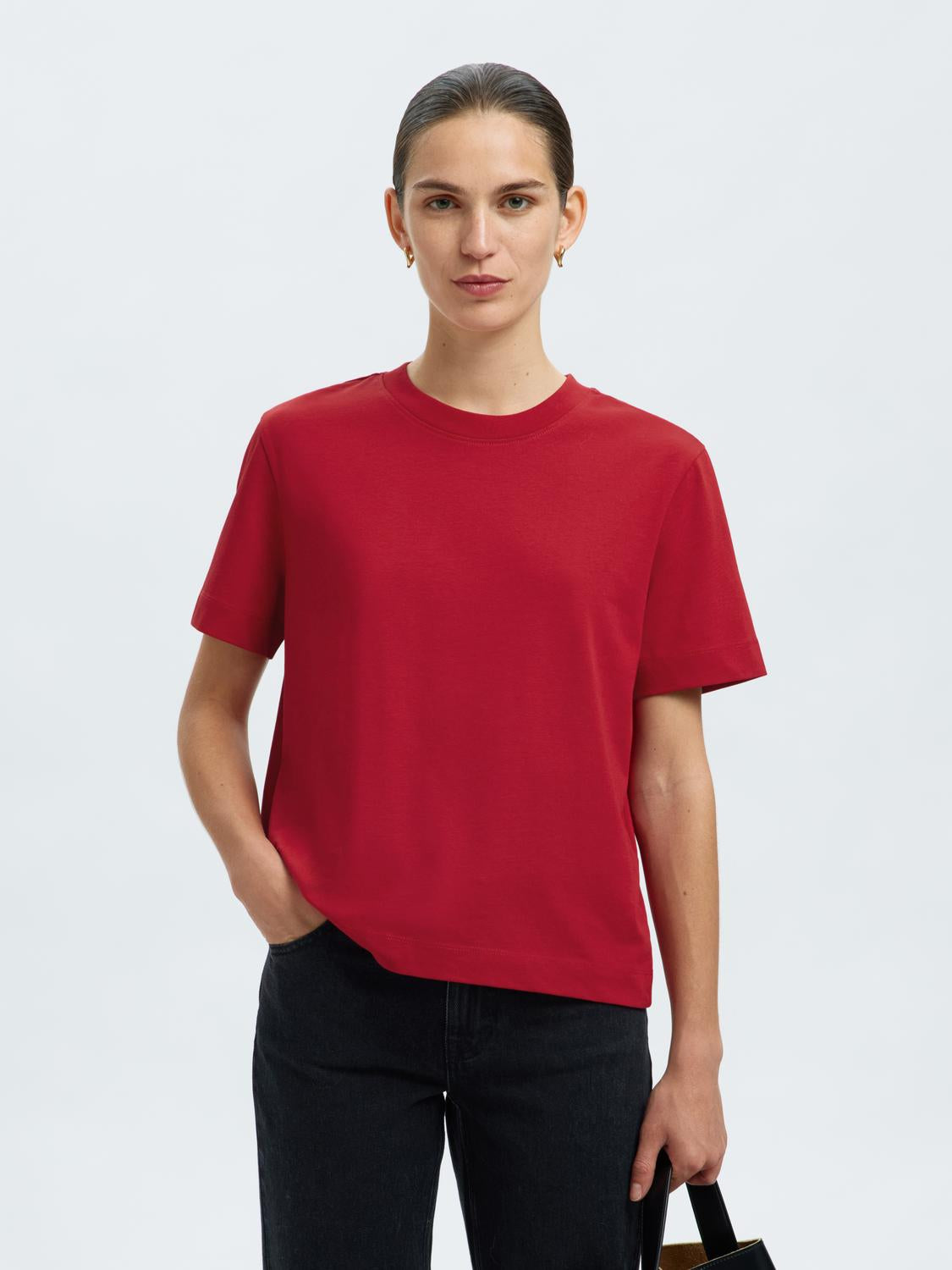 model_shot-front