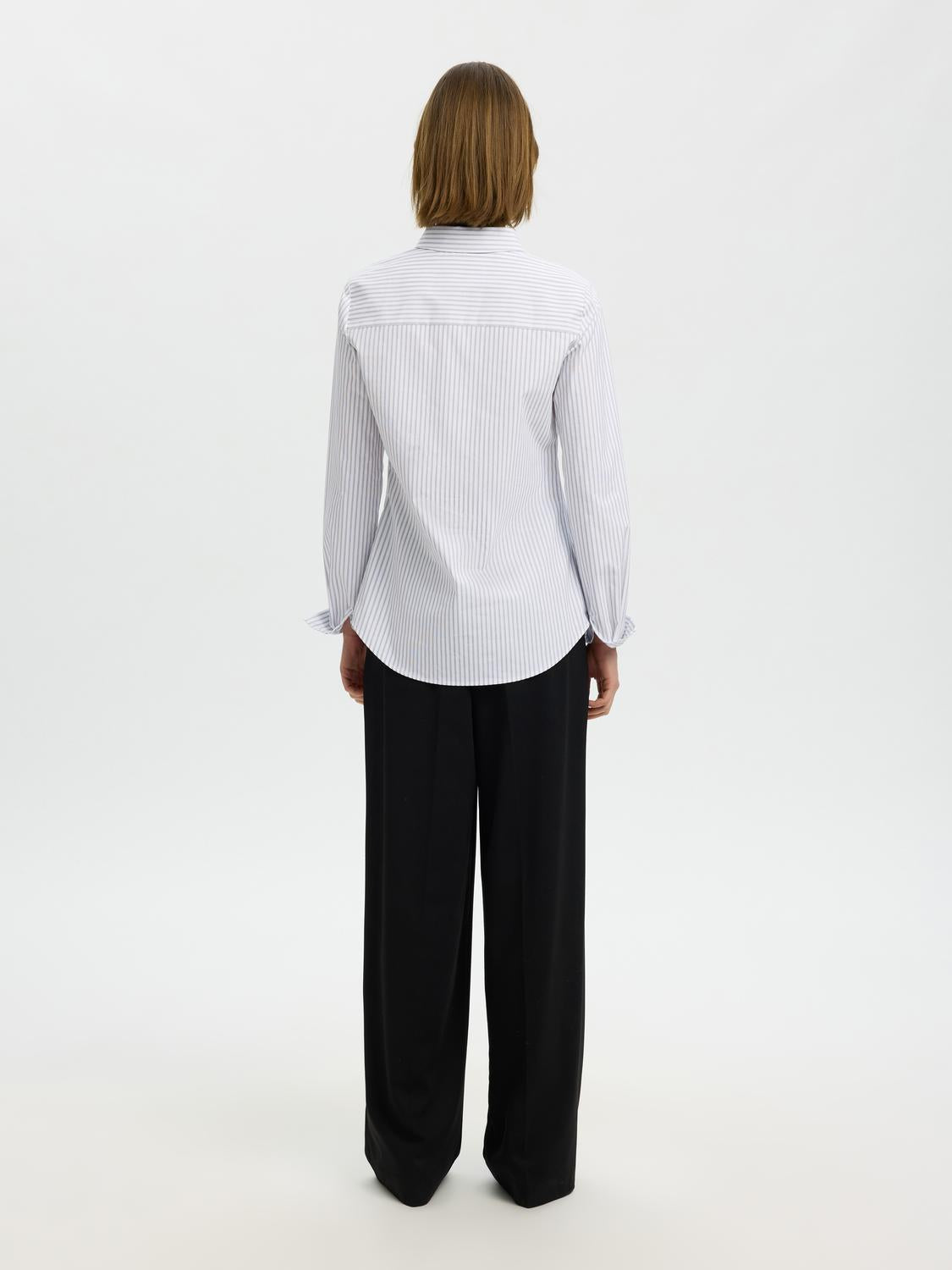 model_shot-back