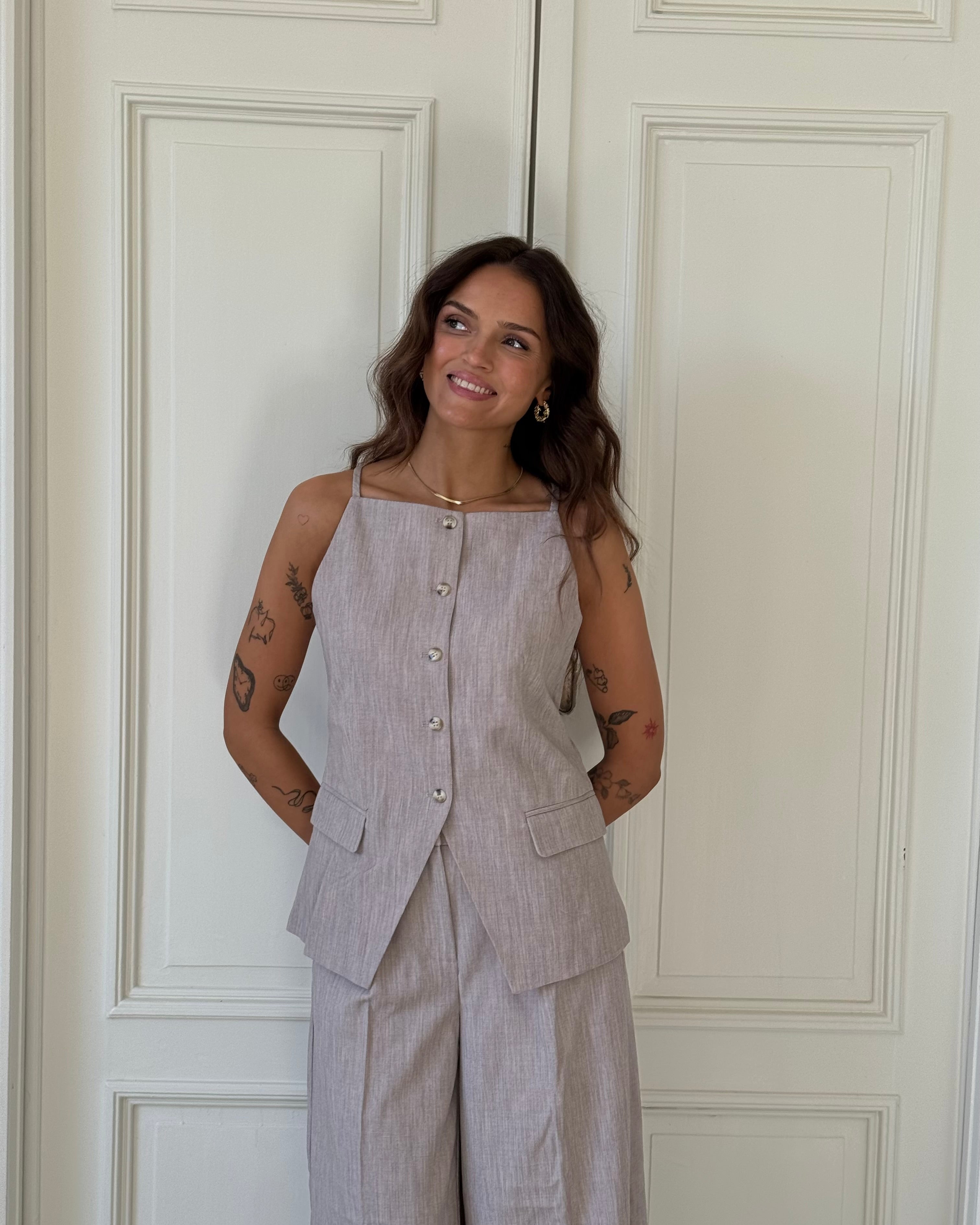 OBJIVALO Tailored Waistcoat - Morel