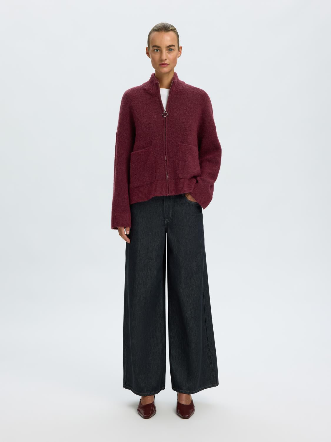model_shot-front_full