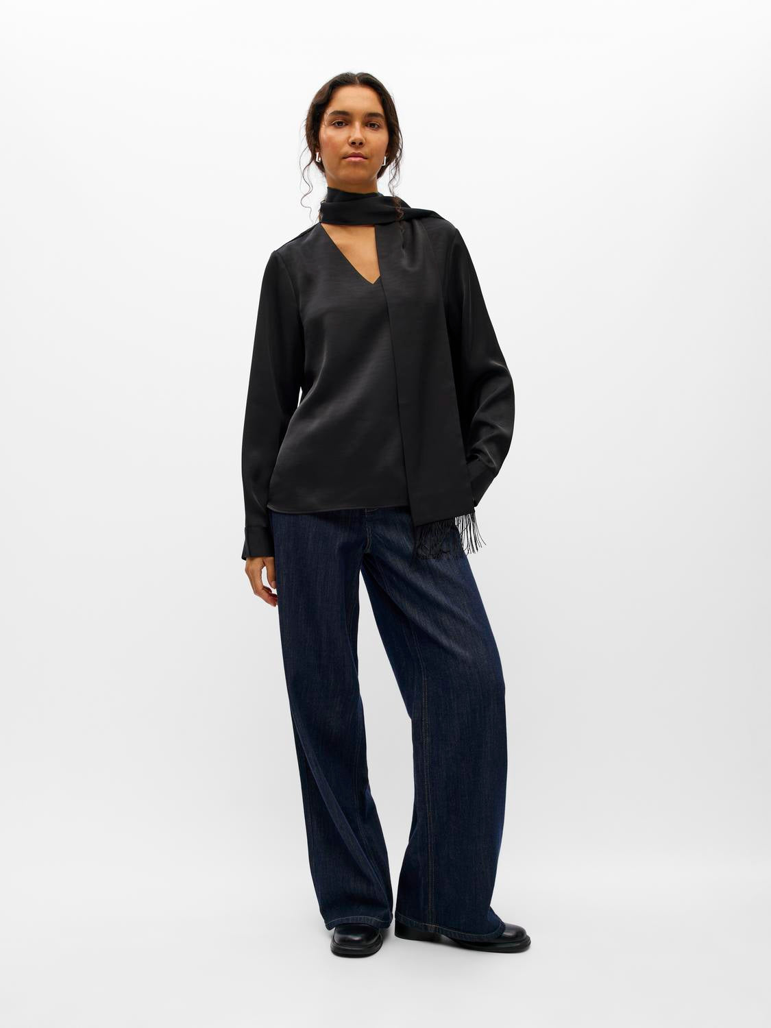 model_shot-front_full