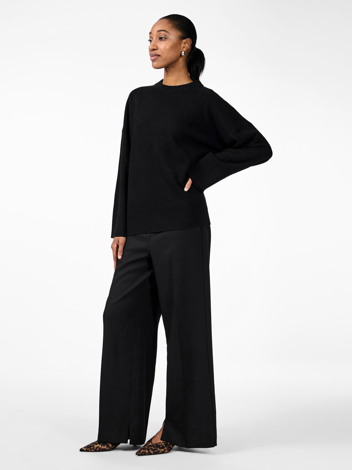 model_shot-front_full