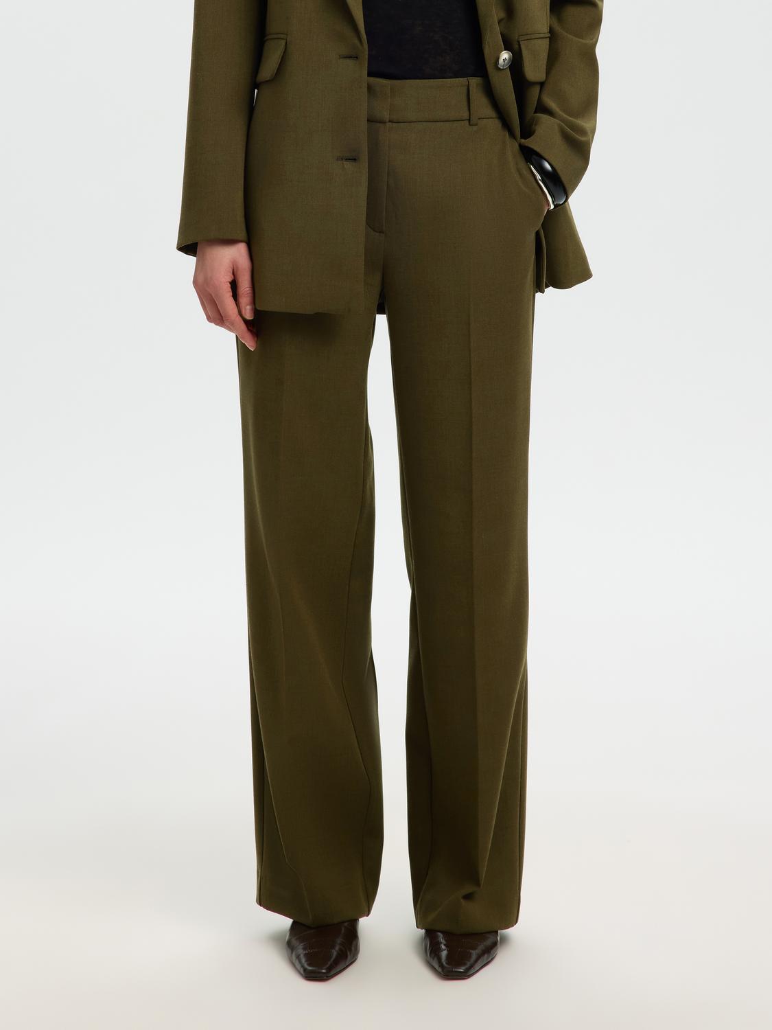 model_shot-front