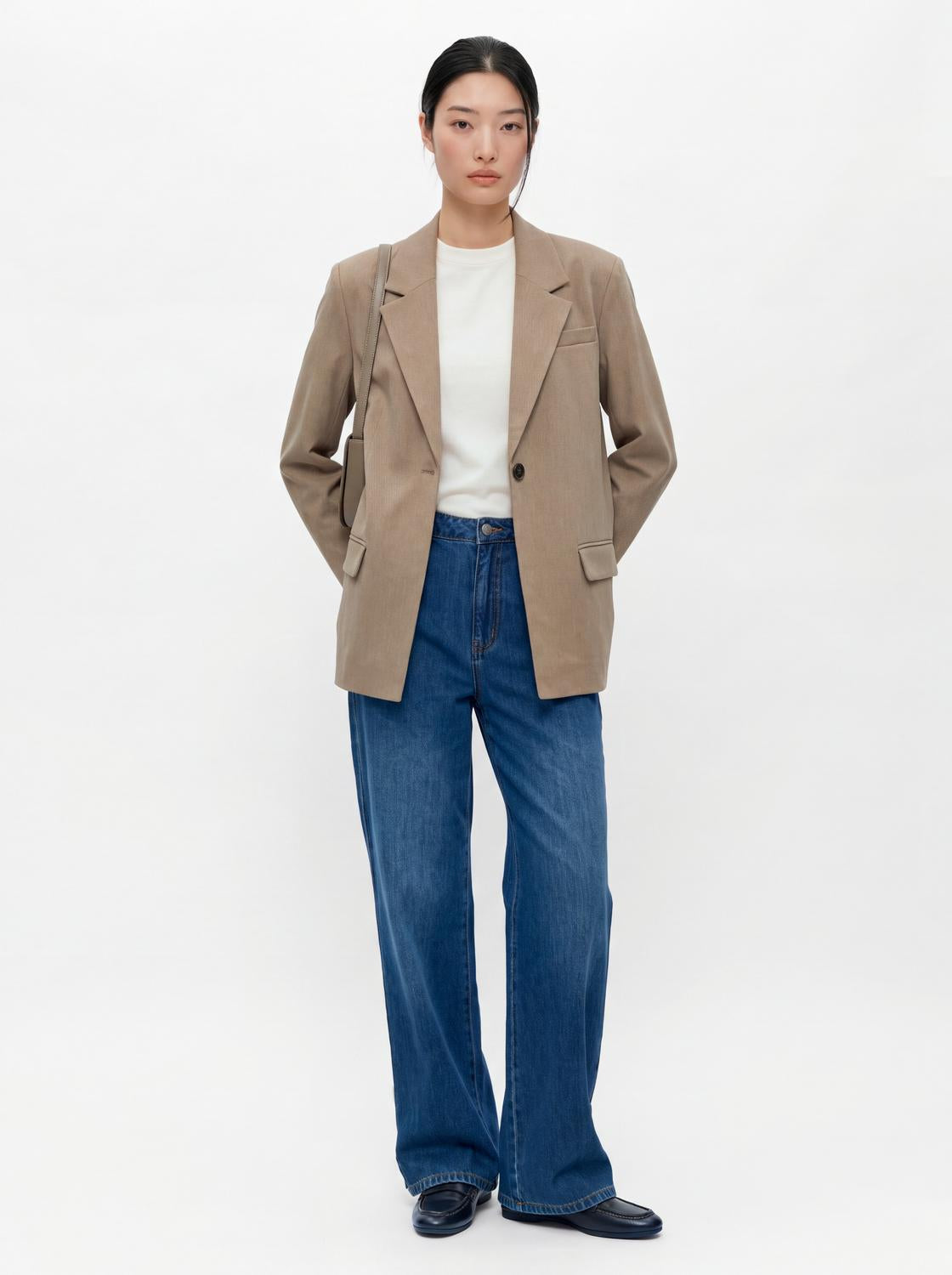 model_shot-front_full