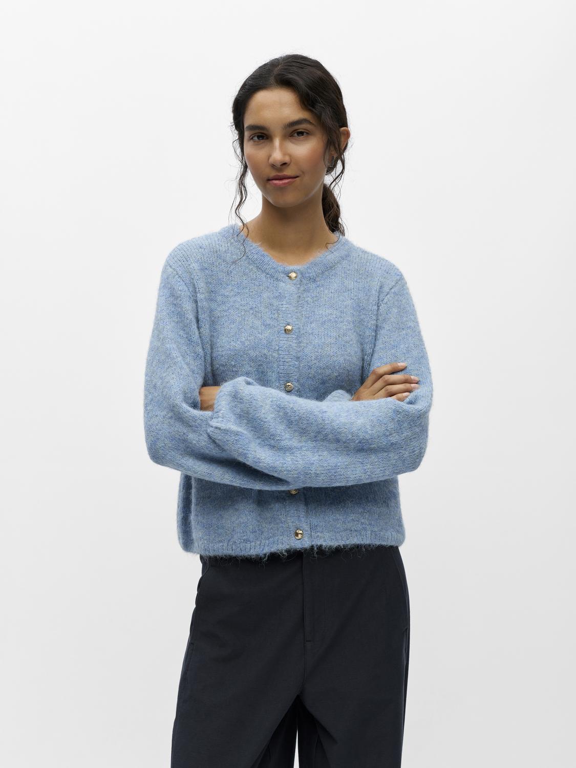 model_shot-front