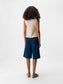 model_shot-back