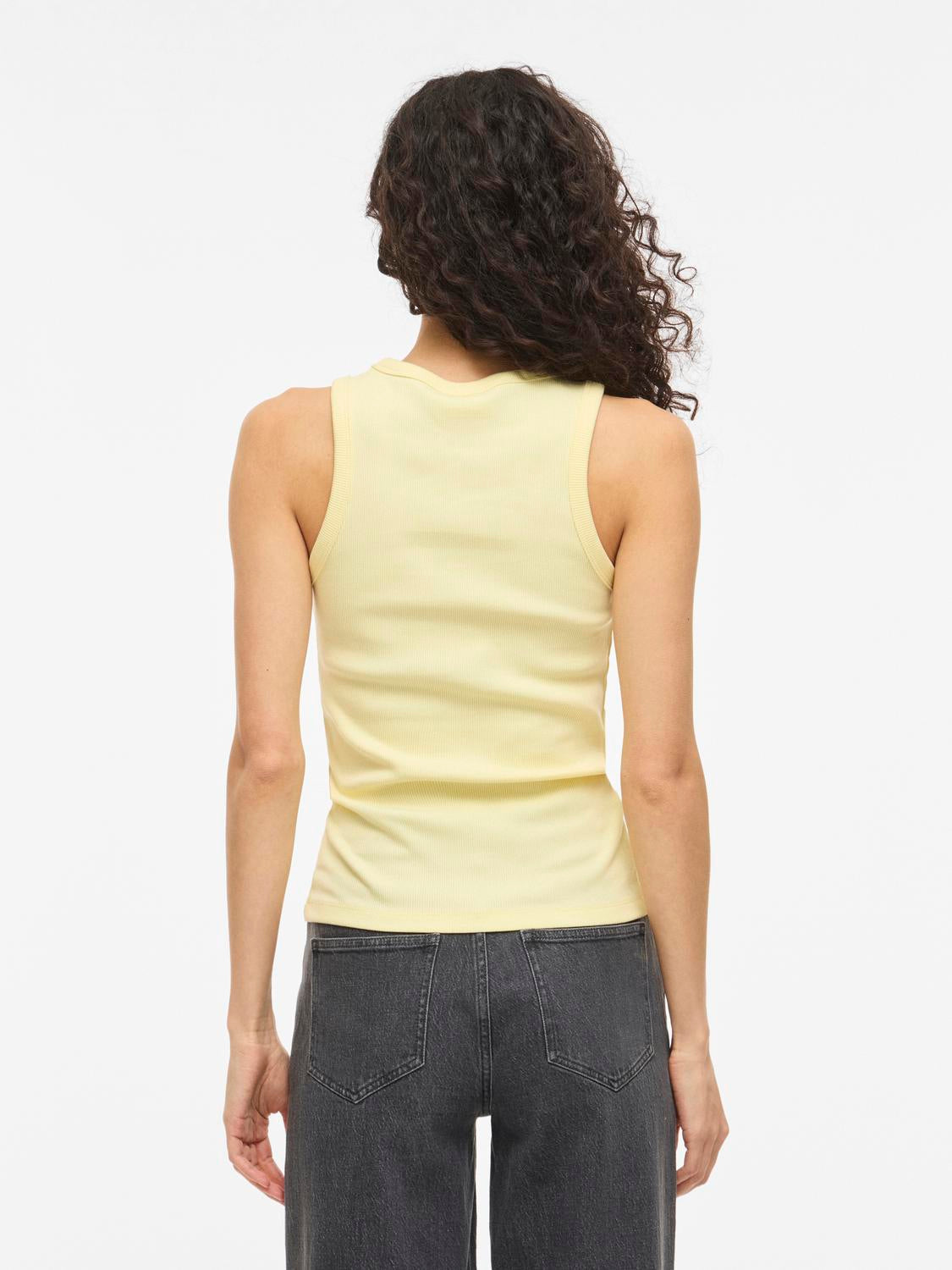 model_shot-back