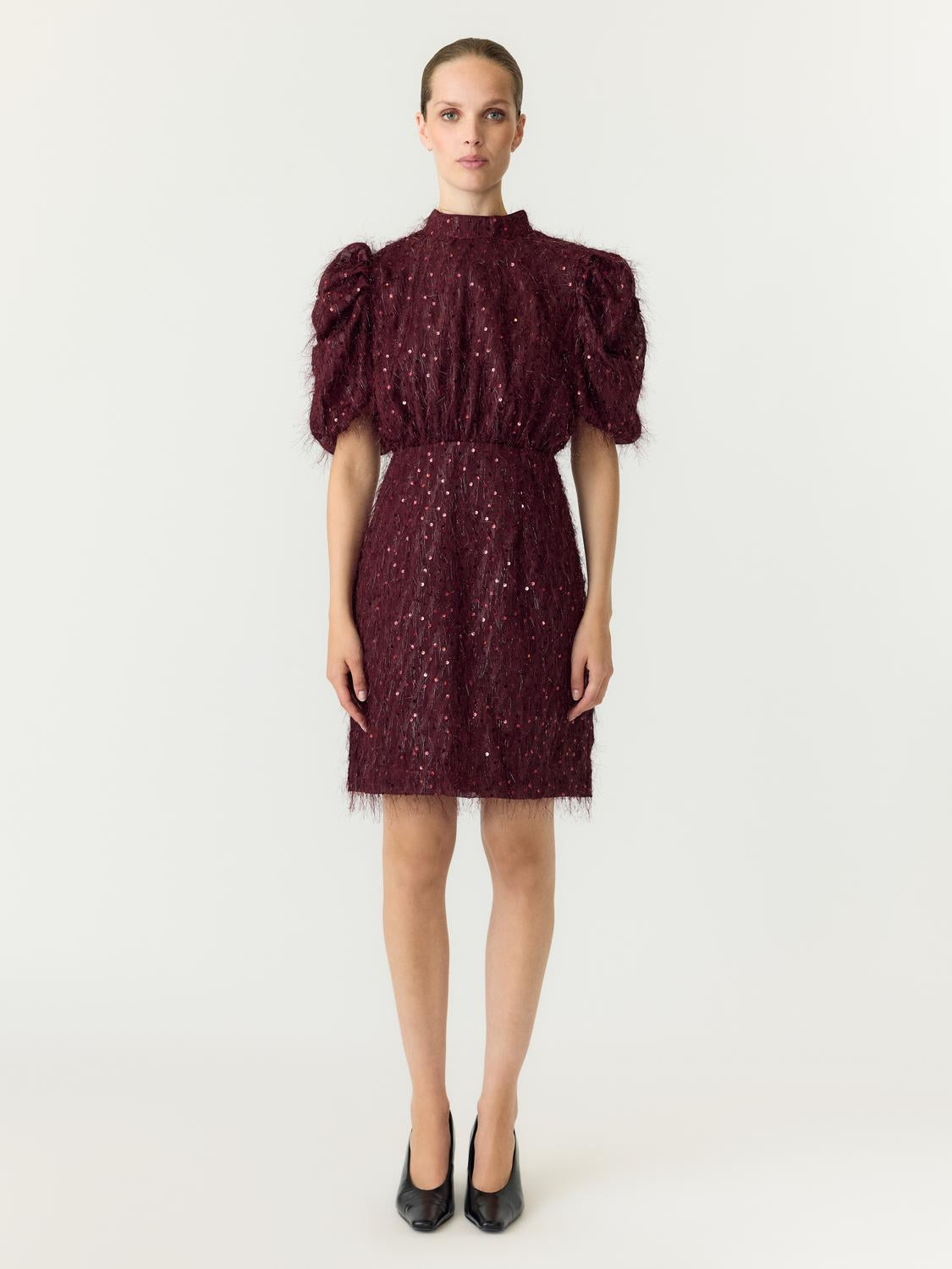 model_shot-front