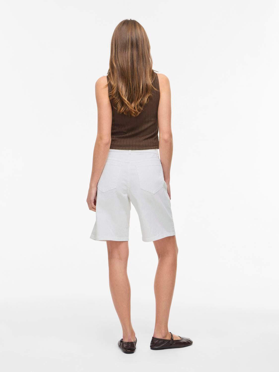 model_shot-back