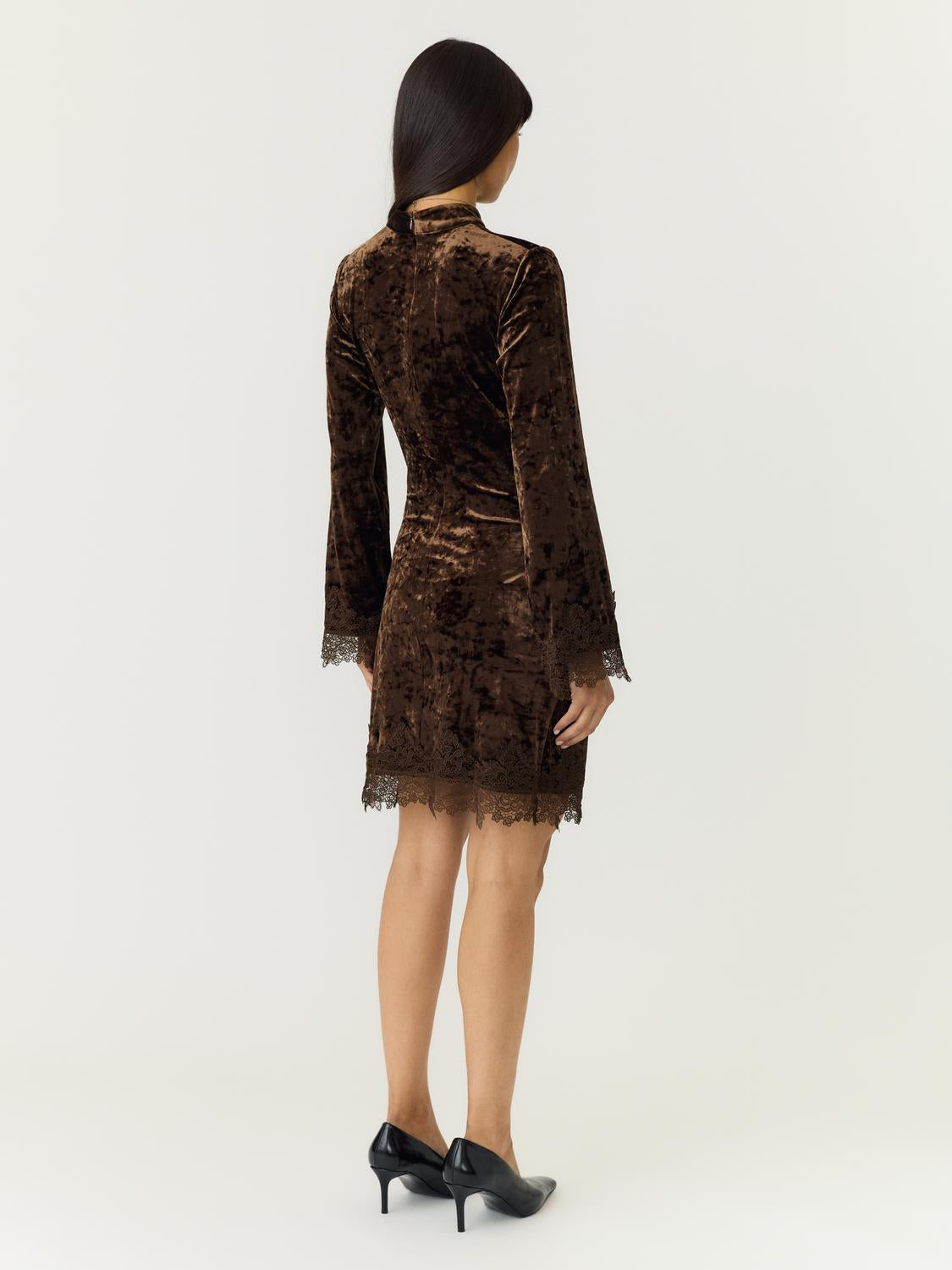 model_shot-back