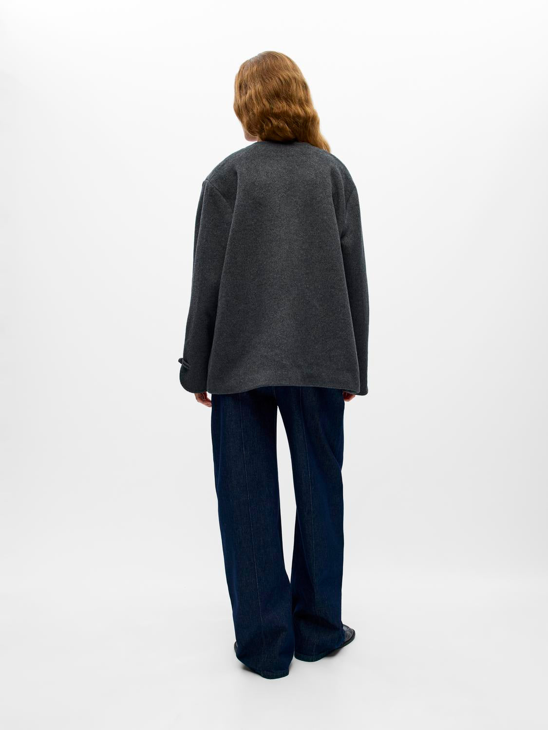 model_shot-back