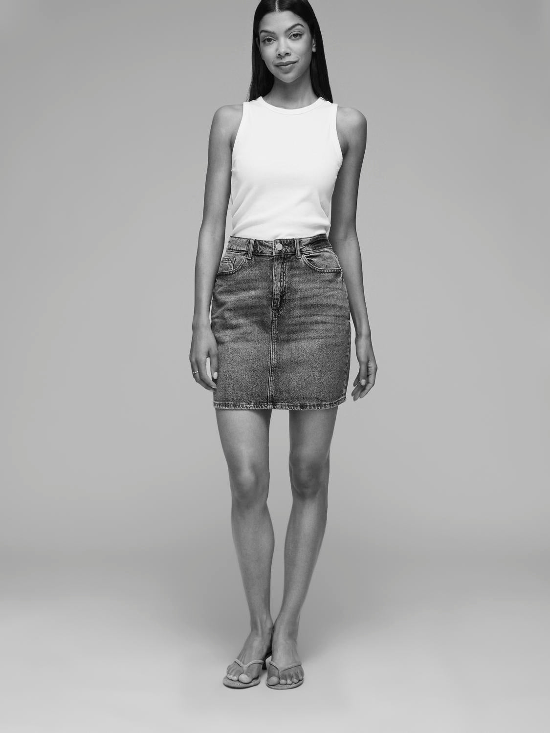 model_shot-creative