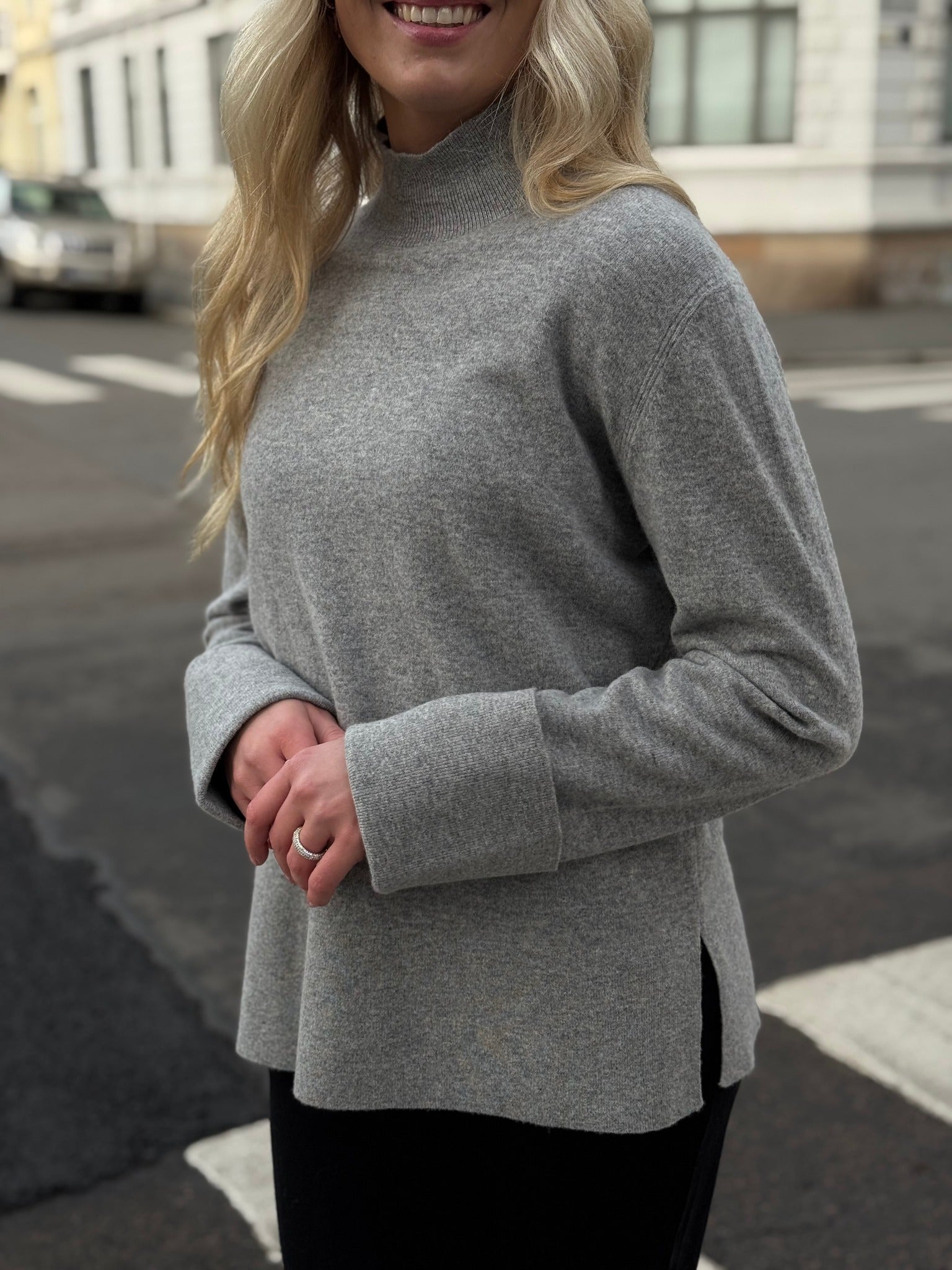 YASEMILIE Pullover - Light Grey Melange