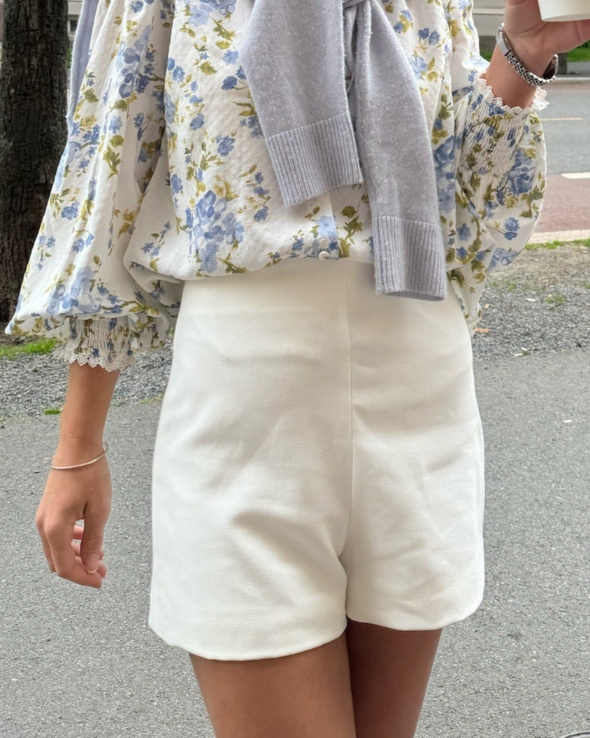 YASILEA Shorts - Star White