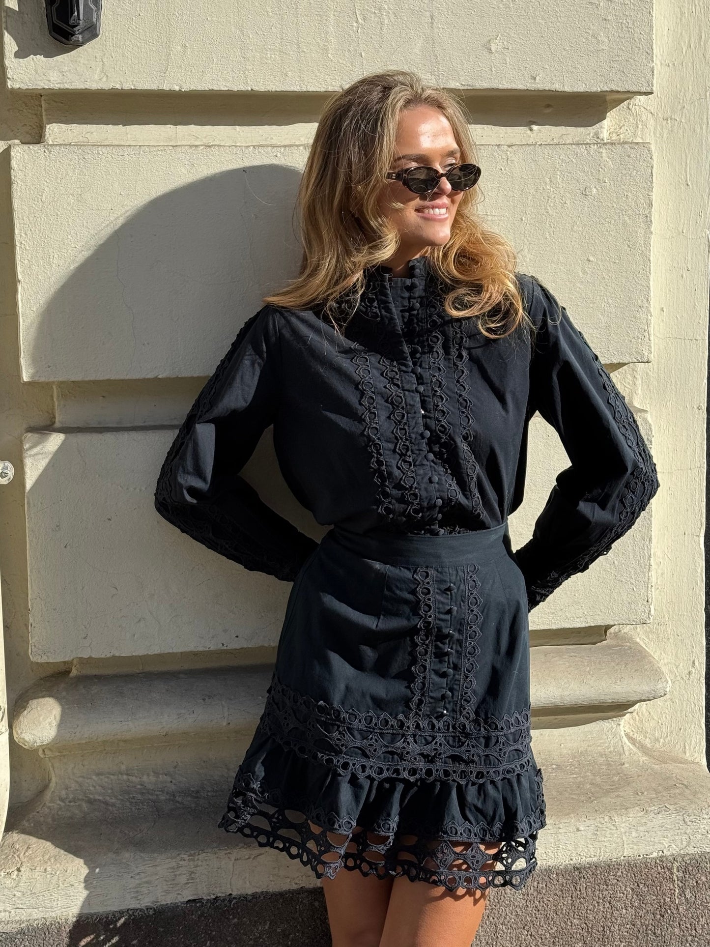 YASYAMINA Short Skirt - Black