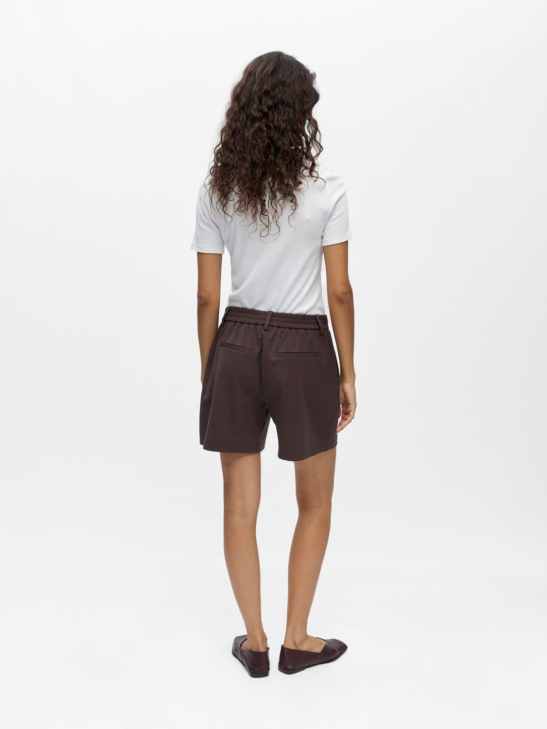 model_shot-back