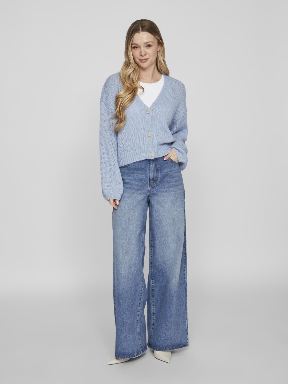 model_shot-front_full