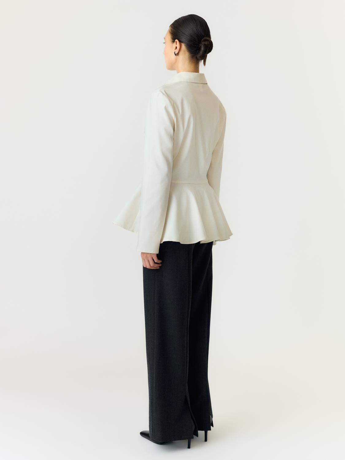 model_shot-back