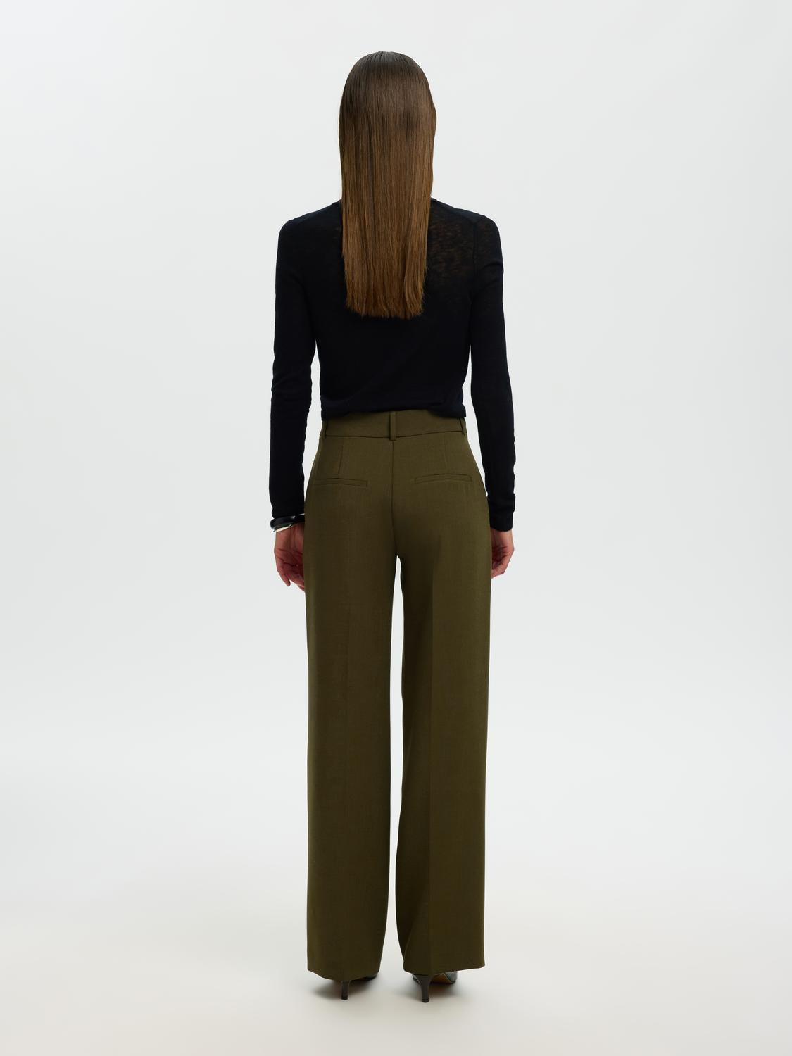 model_shot-back