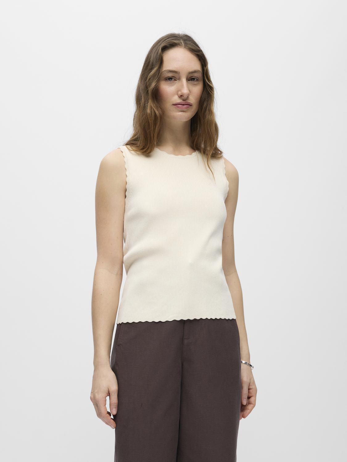 model_shot-front