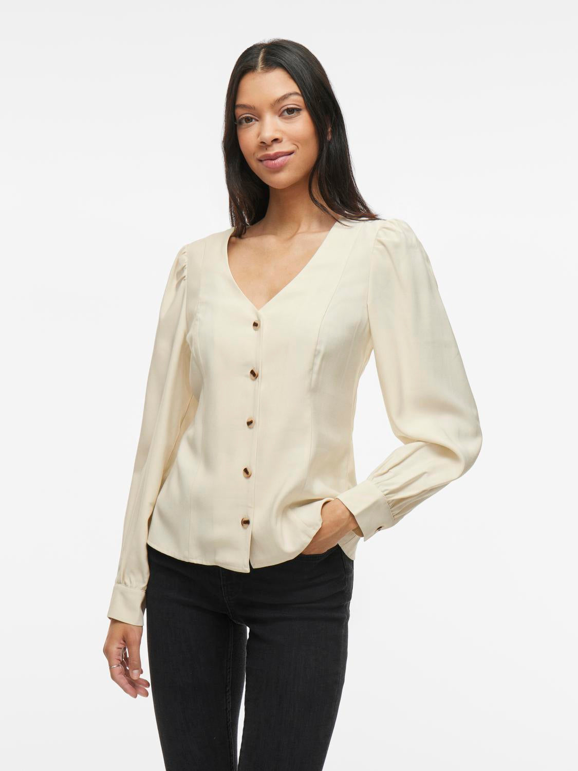 model_shot-front
